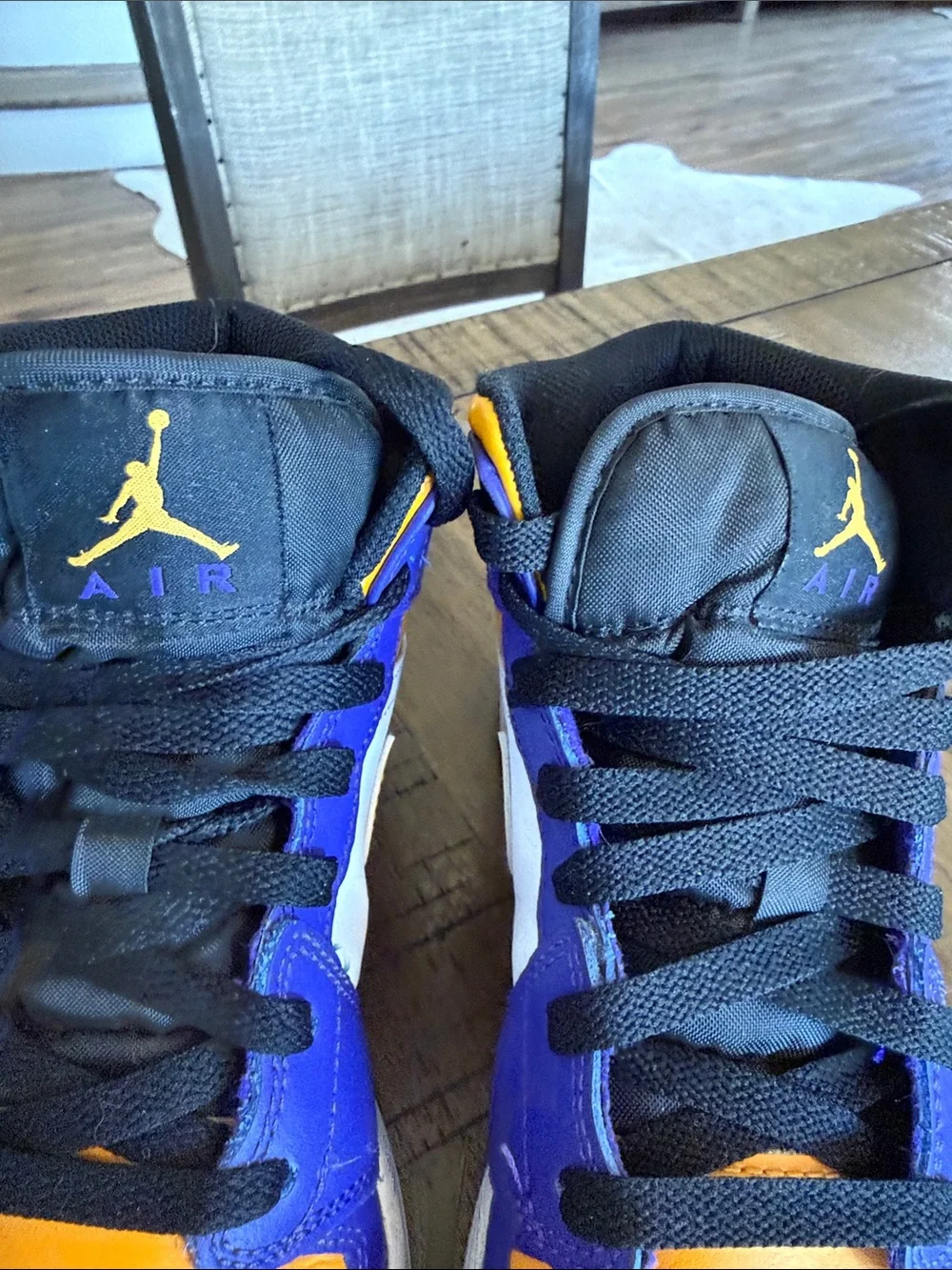 Nike Air Jordan 1 Mid GS “Lakers” Kids 7Y in Purple/Gold/White